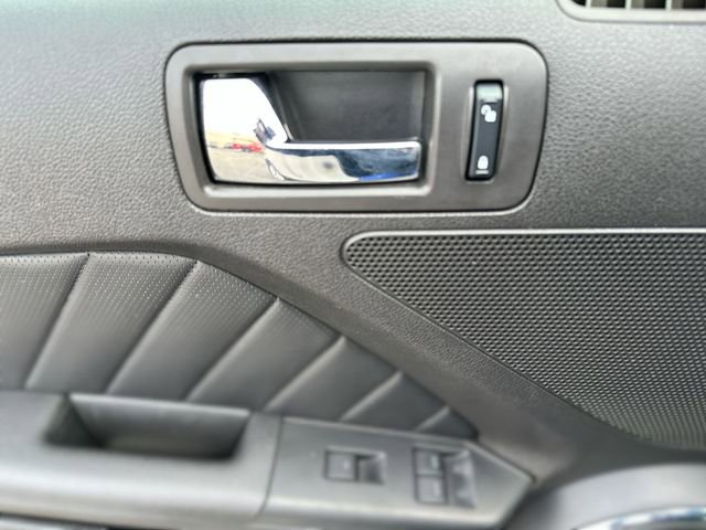 Used 2010 Ford Mustang GT image 14