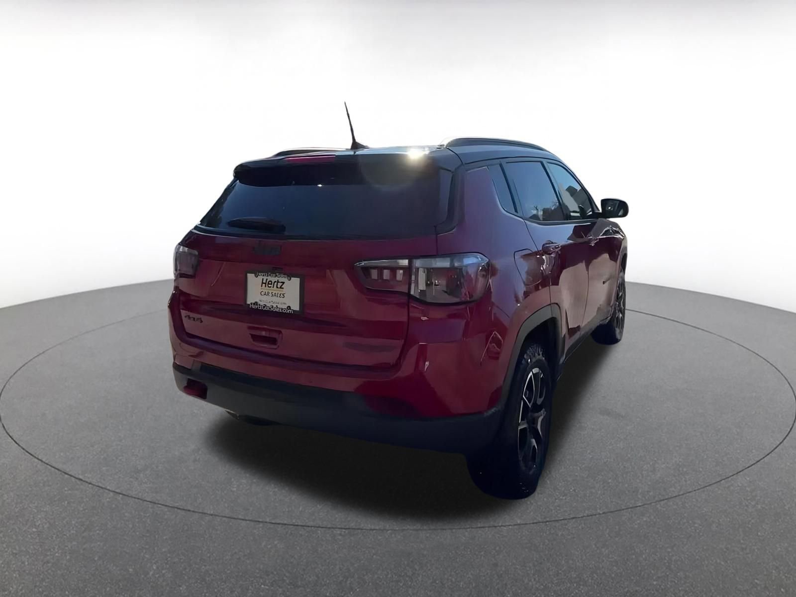 Used 2025 Jeep Compass Trailhawk image 14