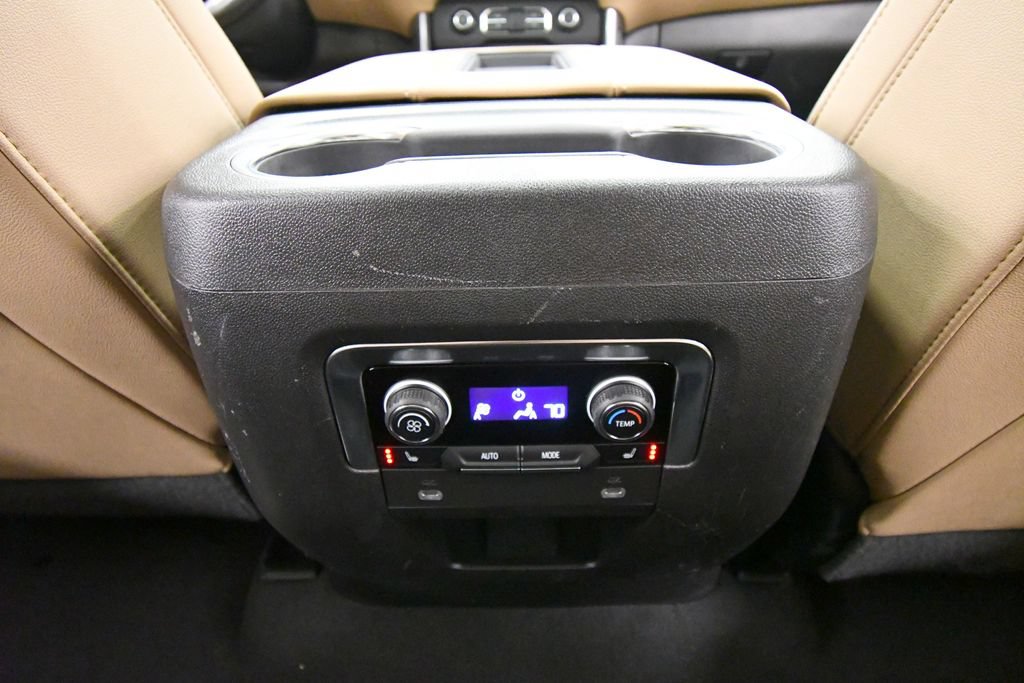 Used 2023 Chevrolet Tahoe Premier AWD/4WD image 17