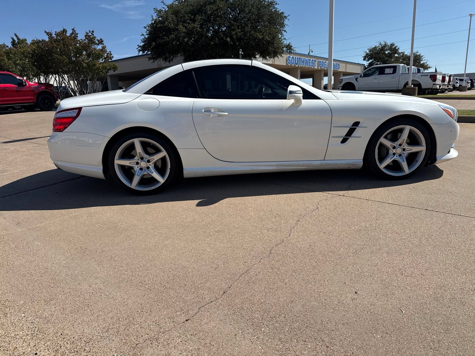 Used 2016 Mercedes-Benz SL 550 image 8