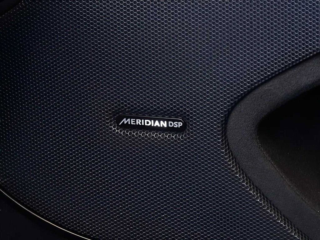 Used 2015 McLaren 650S Spider image 26