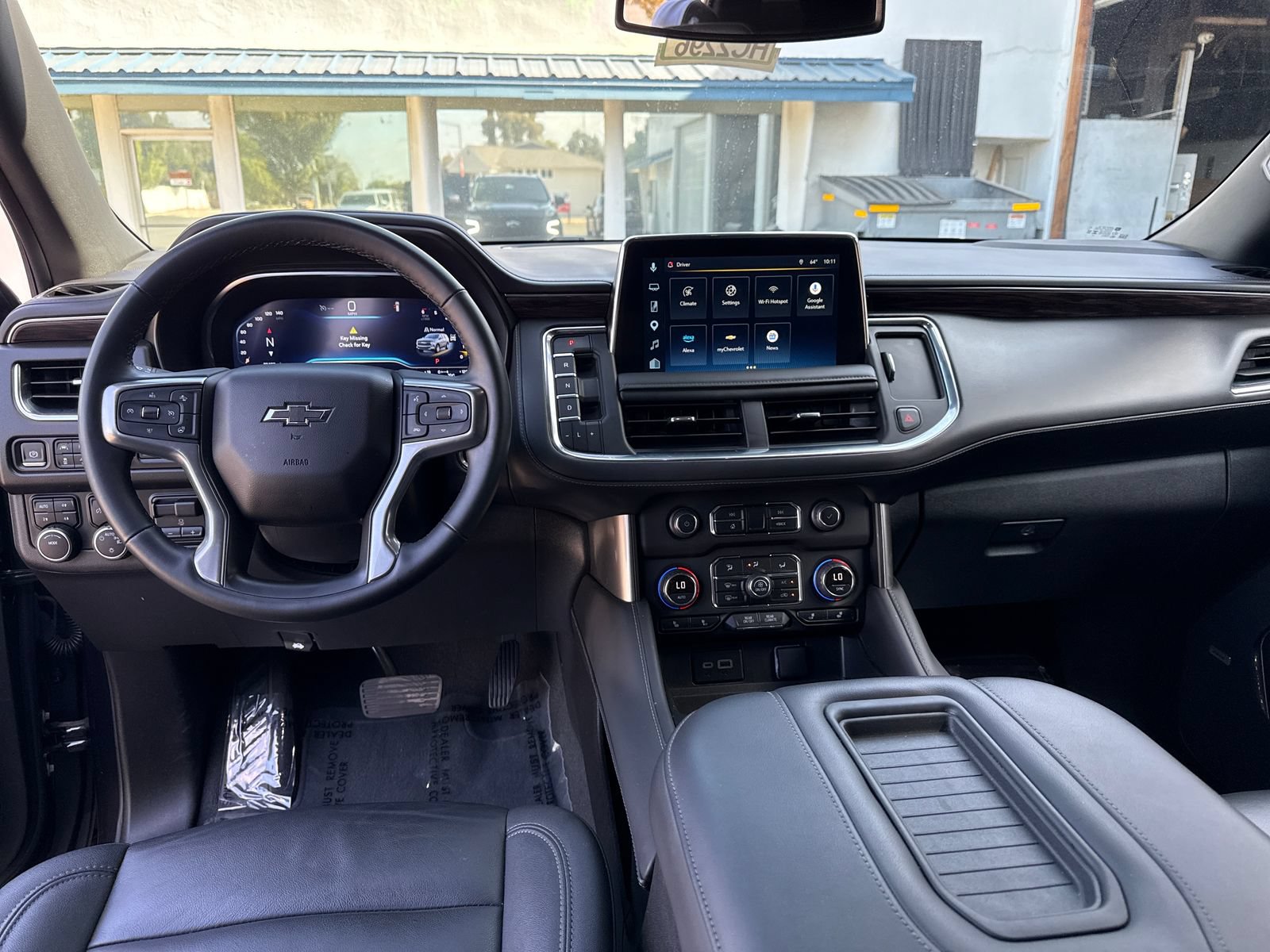 Used 2024 Chevrolet Tahoe Z71 w/ Luxury Package AWD/4WD image 12