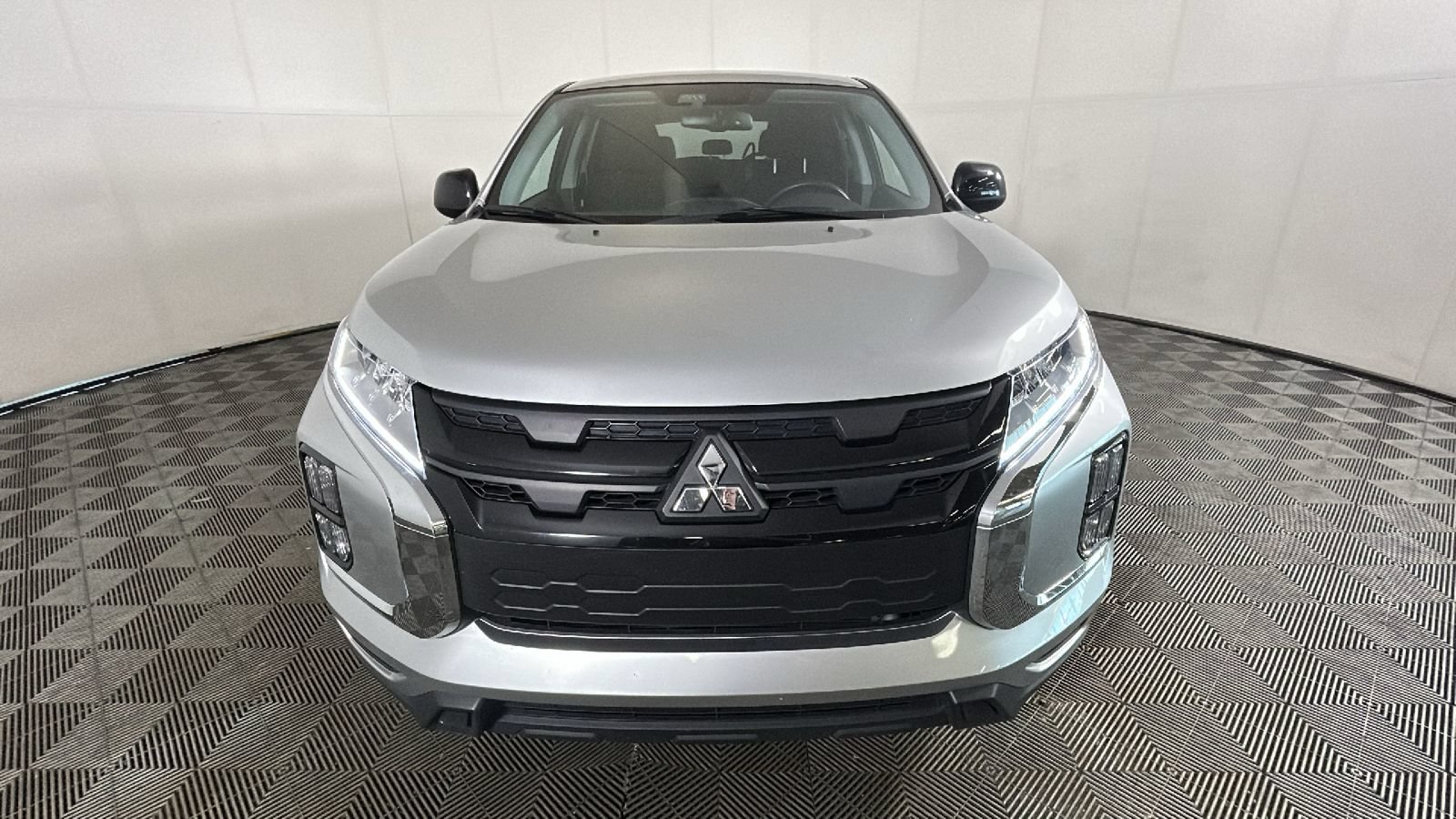 Used 2025 Mitsubishi Outlander Sport LE AWD/4WD image 7