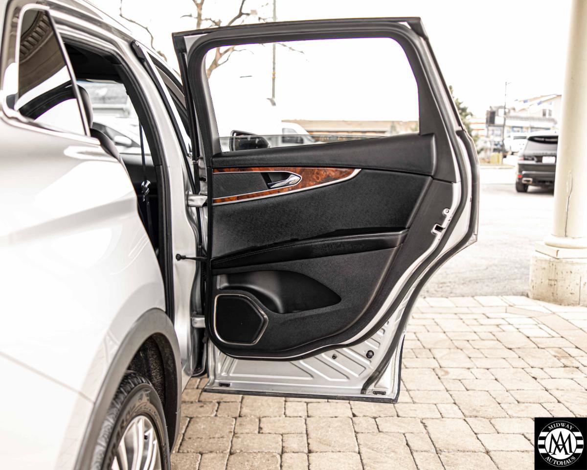 Used 2016 Lincoln MKX Reserve image 24