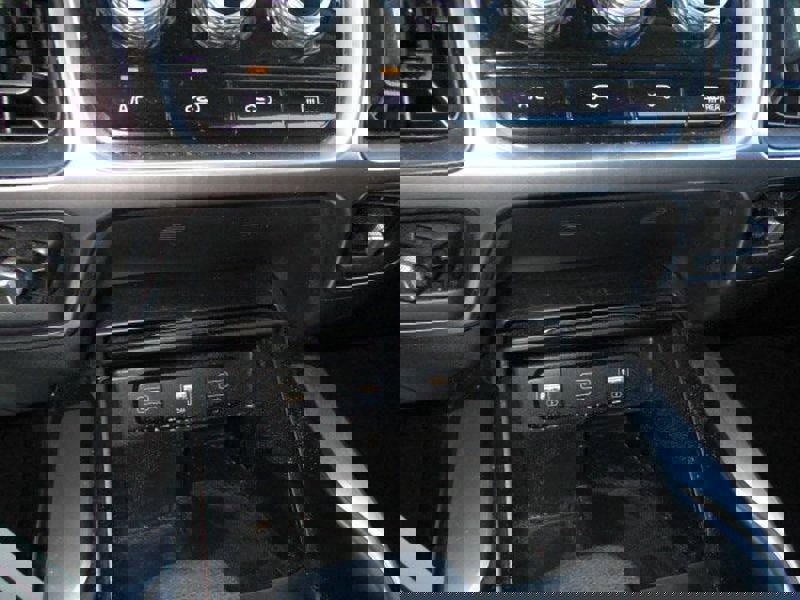 Used 2022 Kia Sorento LX image 20