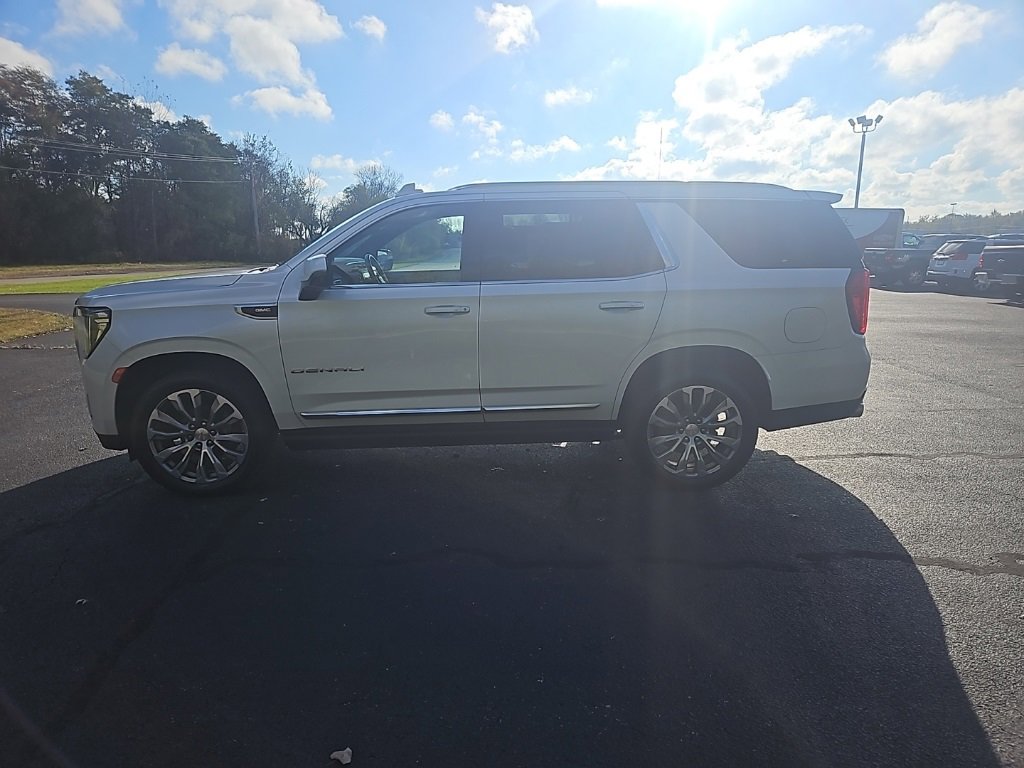 Used 2022 GMC Yukon Denali w/ Denali Premium Package image 4