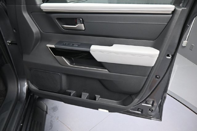 Used 2026 Toyota Tundra Limited AWD/4WD image 13