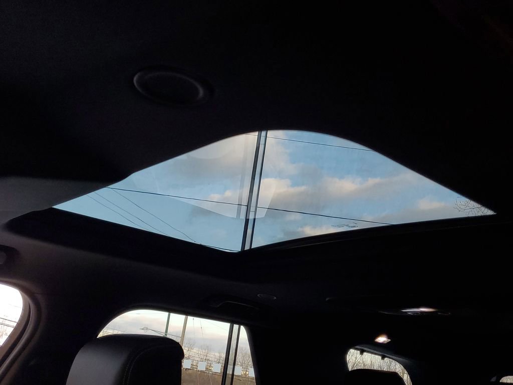 New 2026 Land Rover Discovery Limited Edition image 8