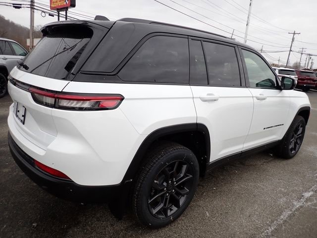 New 2025 Jeep Grand Cherokee Limited w/ MOPAR Finishing Package AWD/4WD image 7