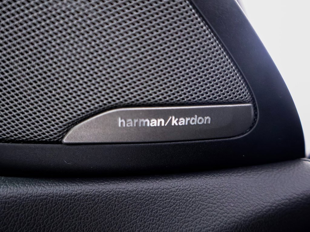 Used 2021 BMW X6 M50i image 20