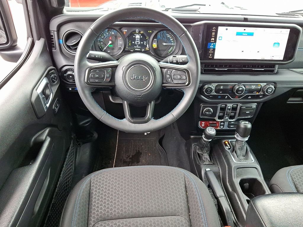 Used 2024 Jeep Wrangler Unlimited Rubicon 4xe image 11