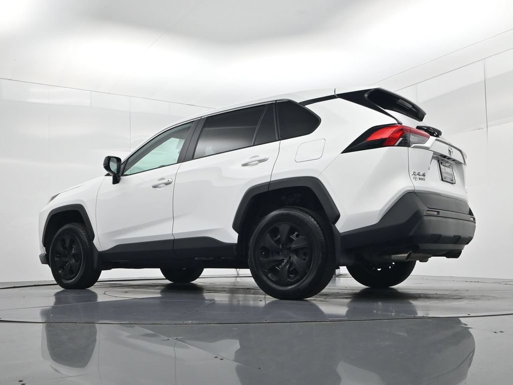 Used 2024 Toyota RAV4 LE AWD/4WD image 40
