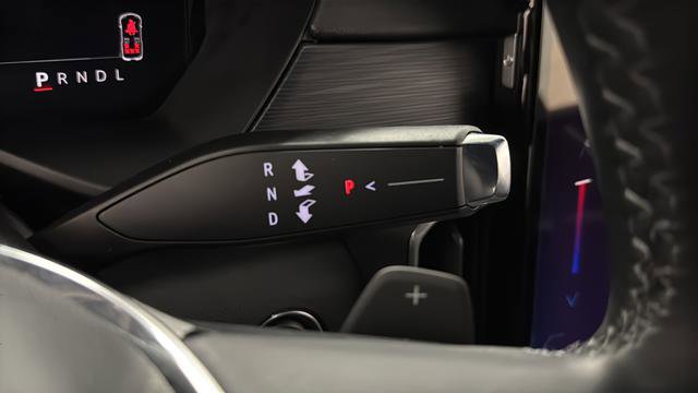 Used 2025 GMC Acadia Elevation w/ Elevation Premium Package image 19