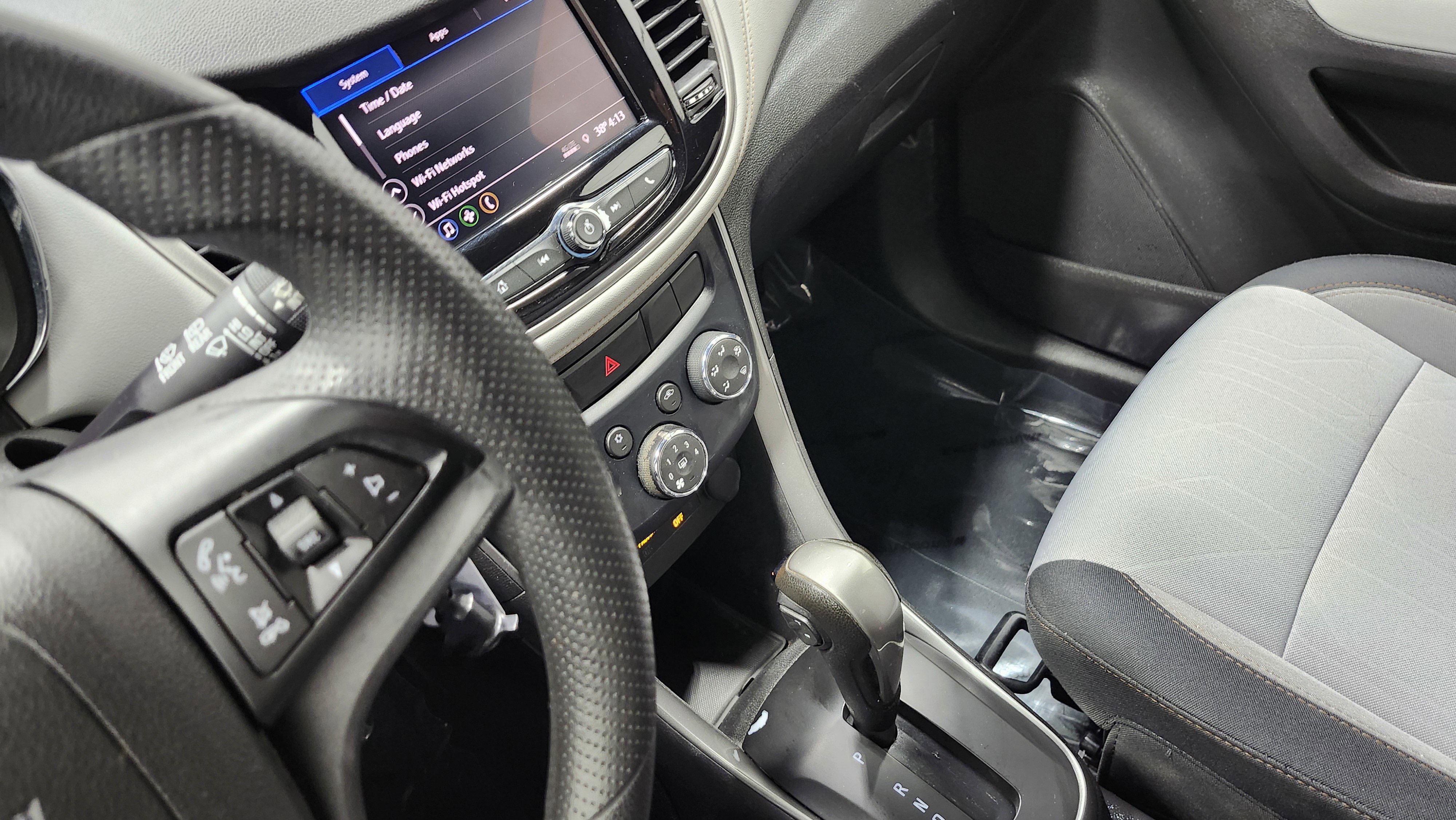 Used 2020 Chevrolet Trax LT image 27