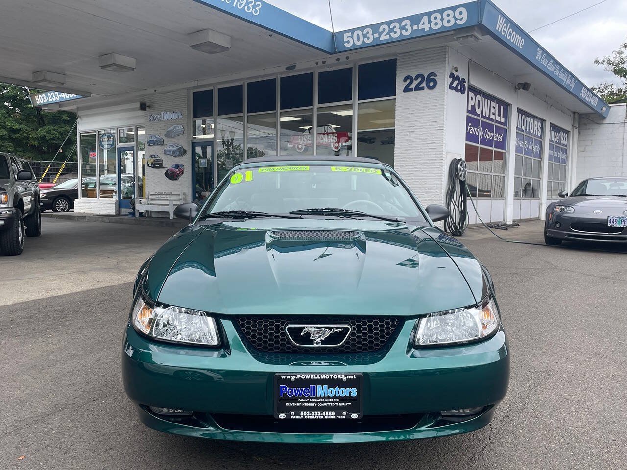 Used 2001 Ford Mustang Convertible RWD image 4