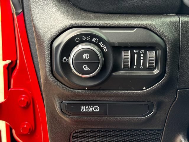 Used 2020 Jeep Gladiator Overland AWD/4WD image 28