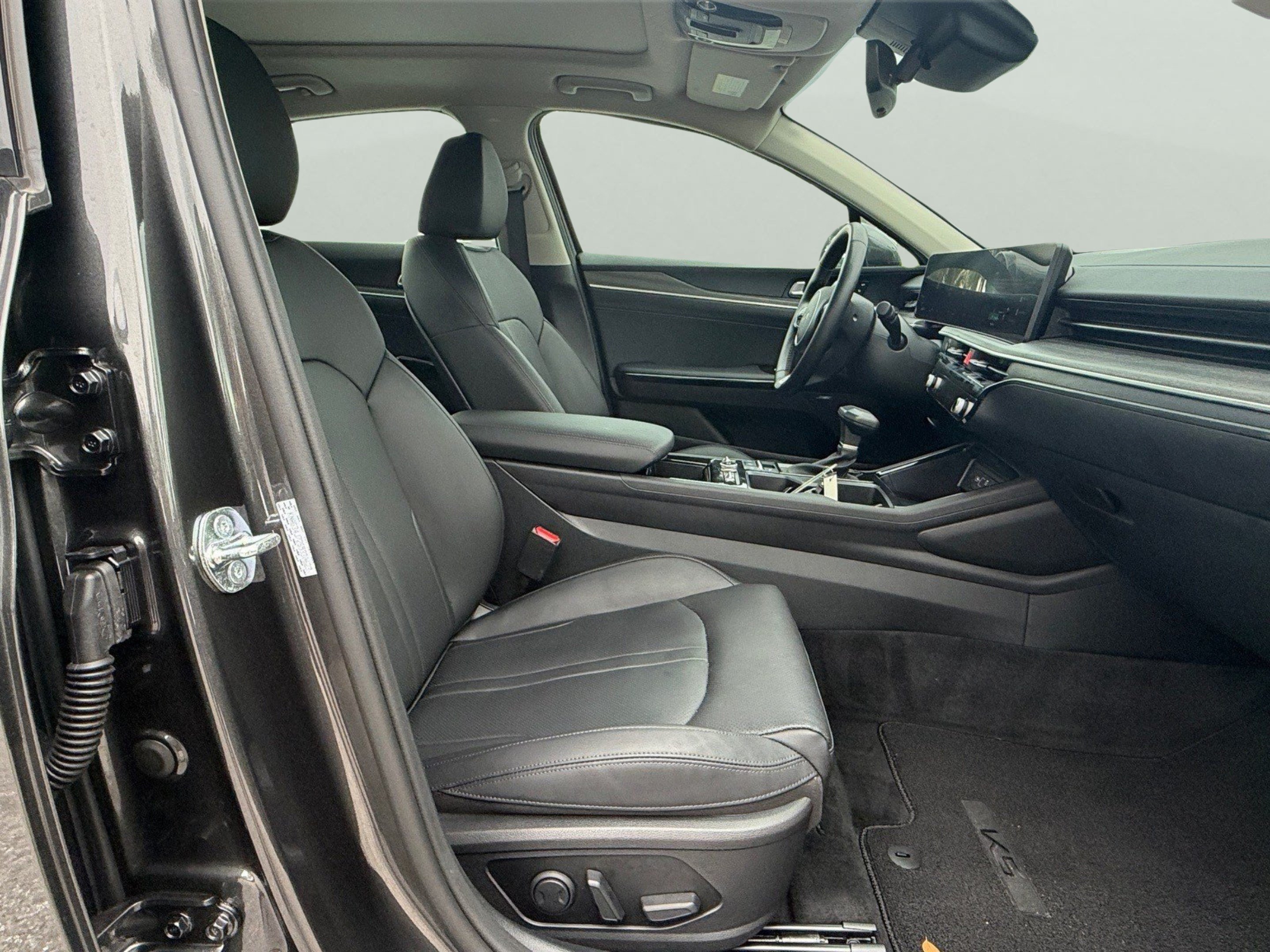 Used 2025 Kia K5 EX FWD image 17