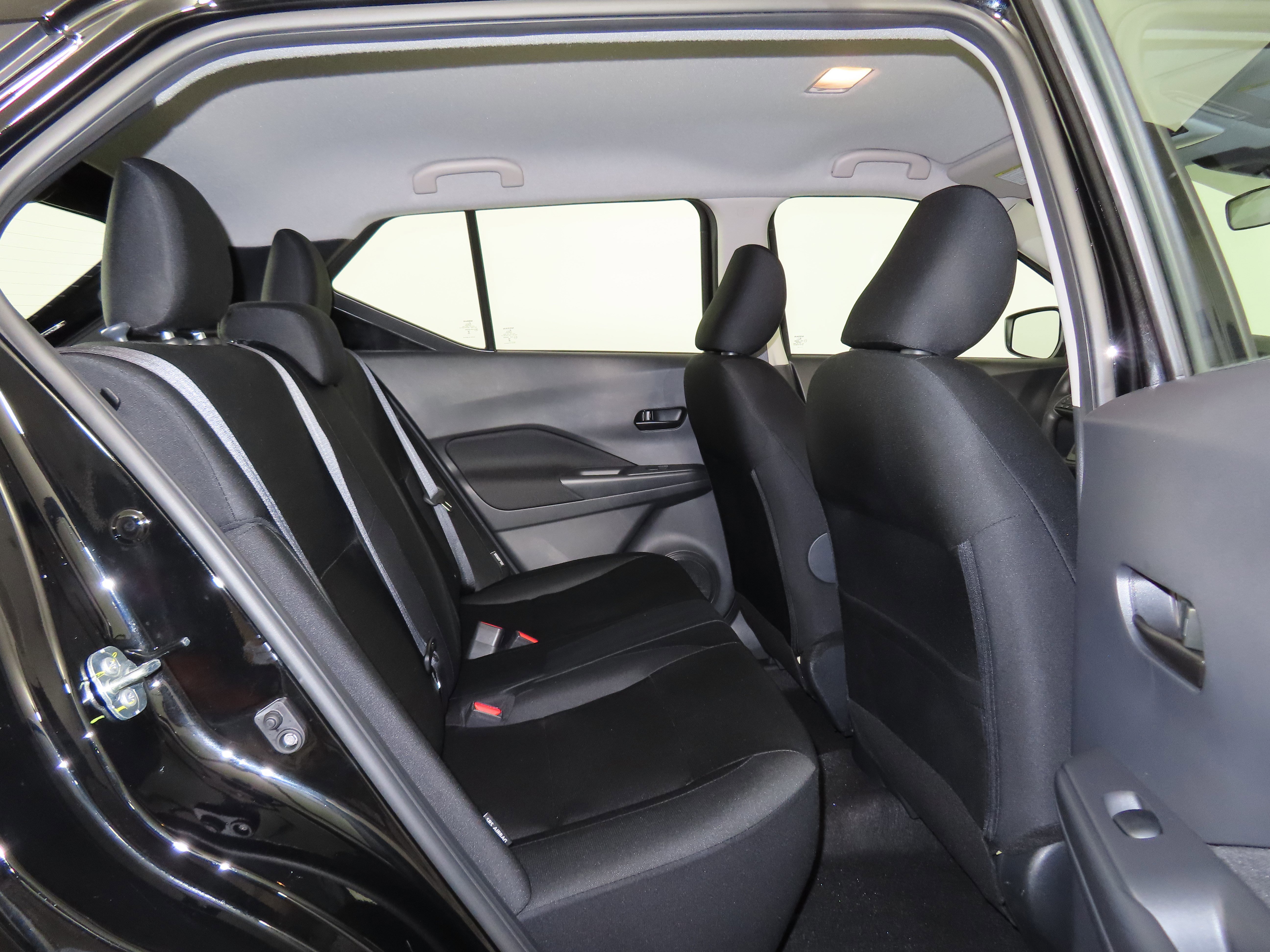 Certified 2025 Nissan Kicks Play S image 30