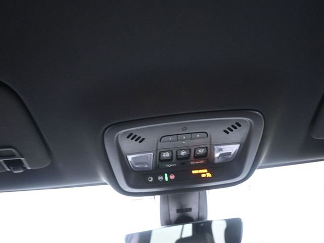 Used 2023 Chevrolet Traverse LT w/ LT Premium Package image 12