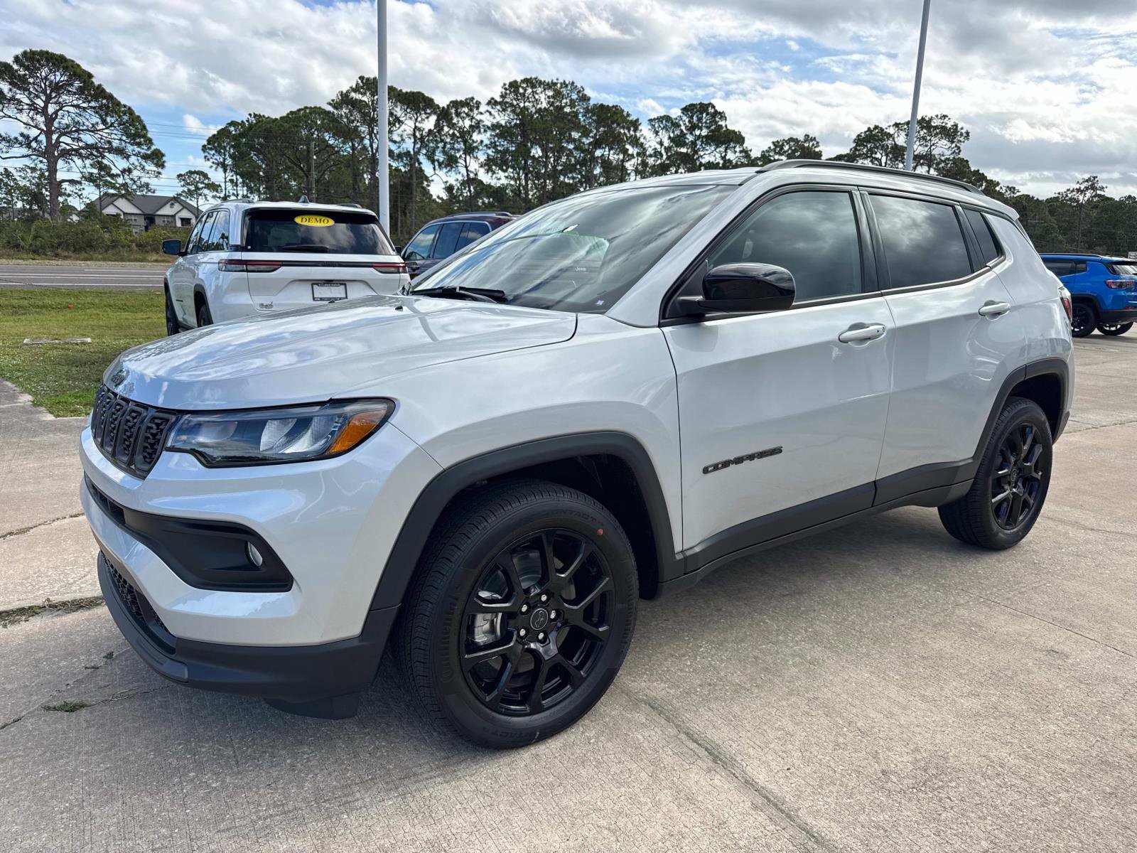 New 2026 Jeep Compass Latitude AWD/4WD image 7