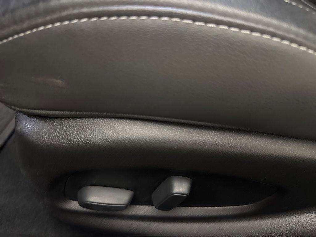 Used 2018 Chevrolet Camaro SS RWD image 25
