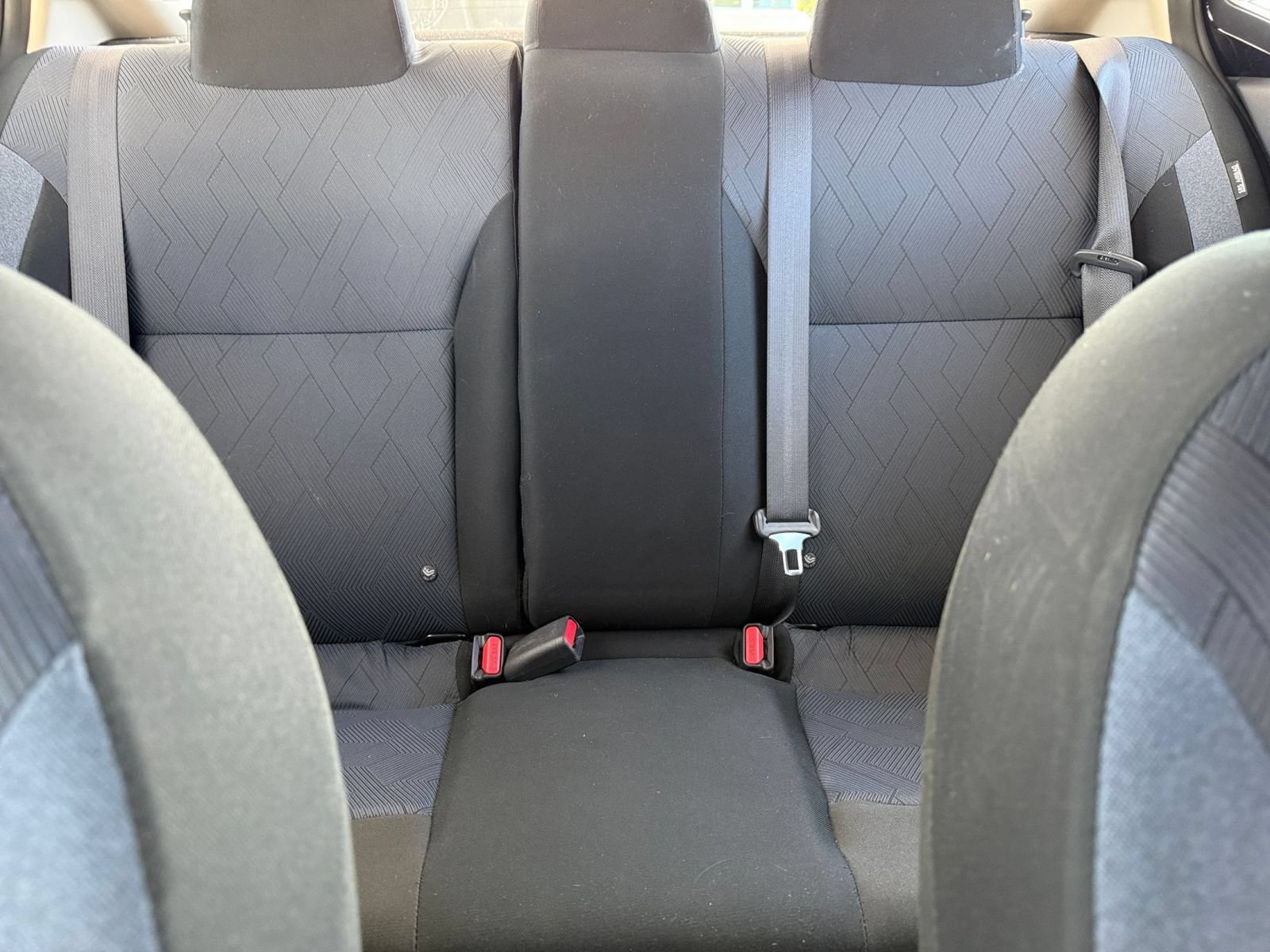 Used 2025 Nissan Versa SV FWD image 33