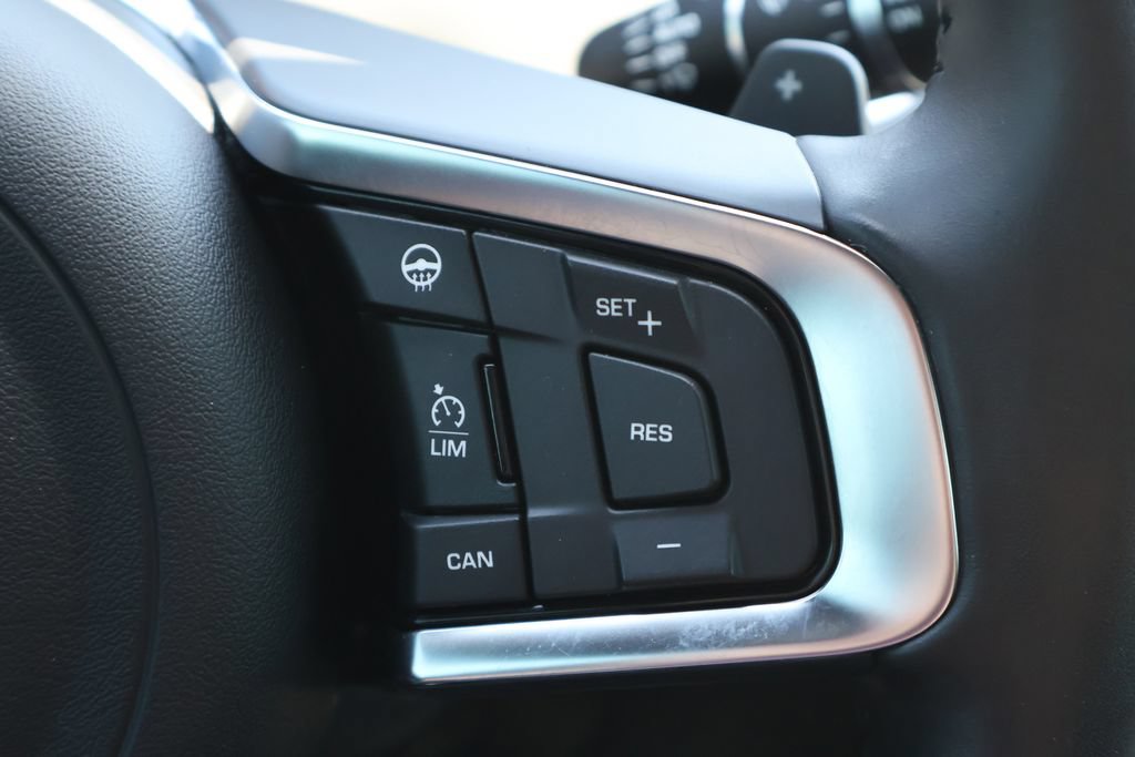Used 2020 Jaguar E-PACE Checkered Flag AWD/4WD image 7