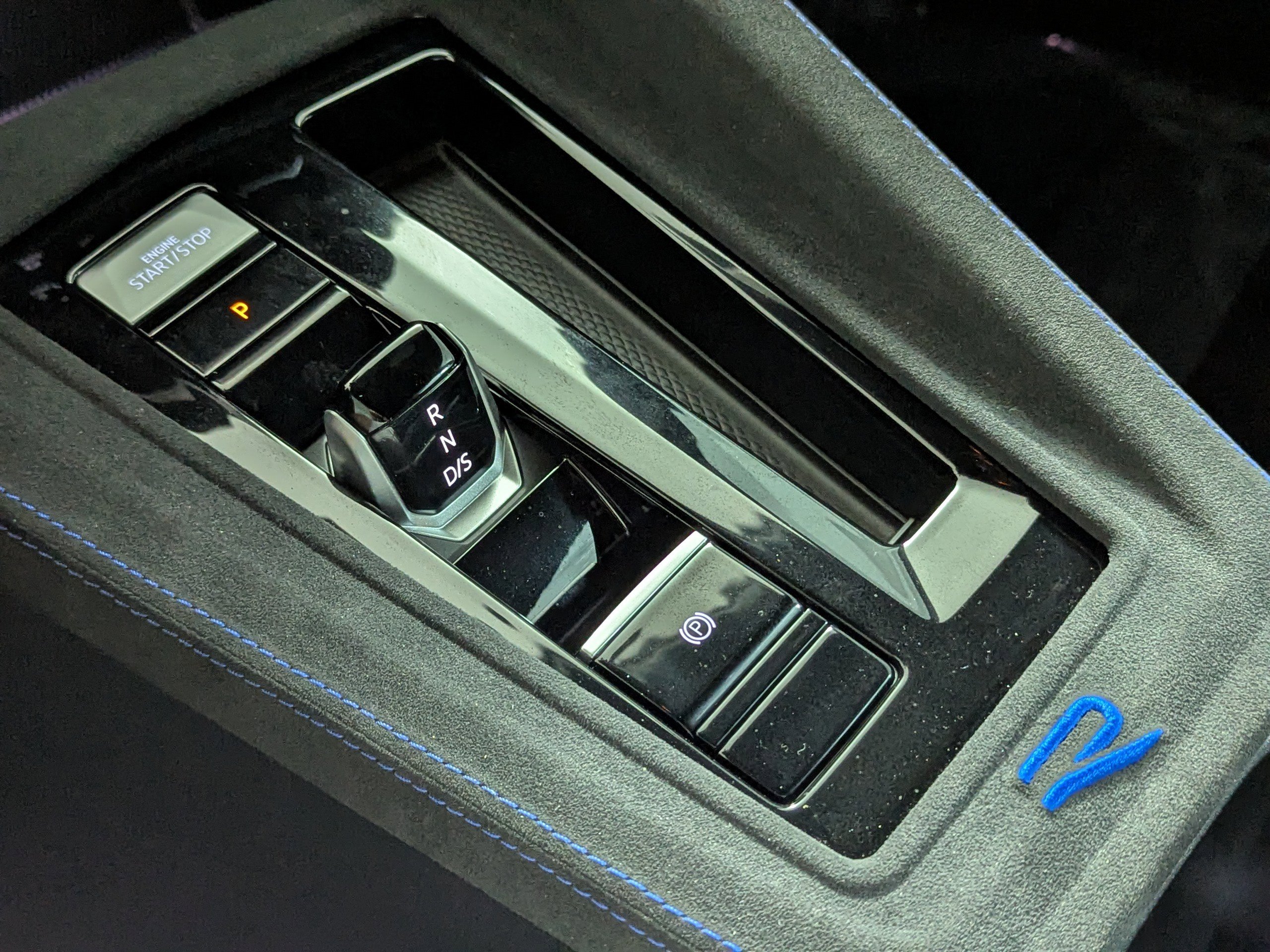 Used 2025 Volkswagen Golf R Black Edition image 22