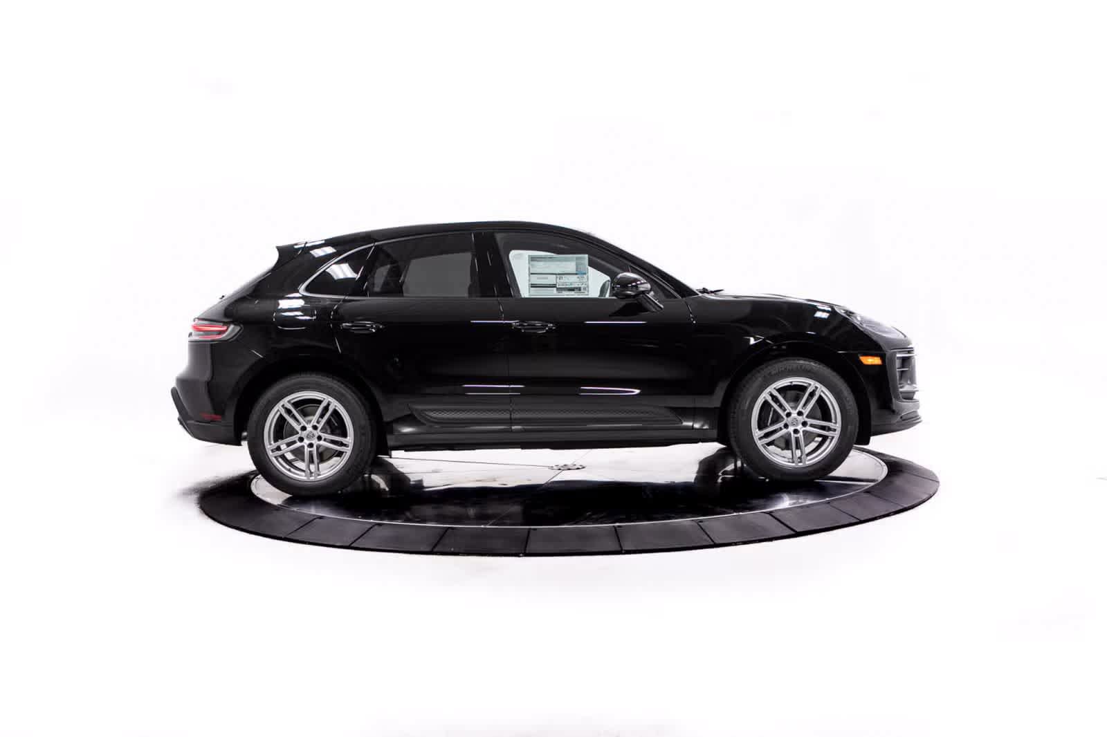 Certified 2026 Porsche Macan AWD/4WD image 8