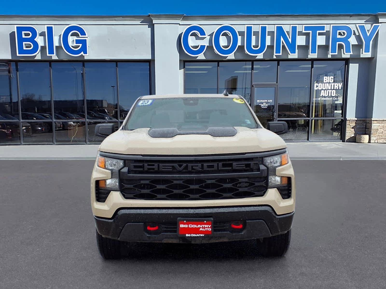 Used 2023 Chevrolet Silverado 1500 Custom Trail Boss w/ LPO, Dark Essentials Package AWD/4WD image 8