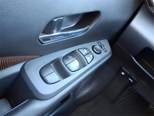 Used 2023 Nissan Kicks SR image 26