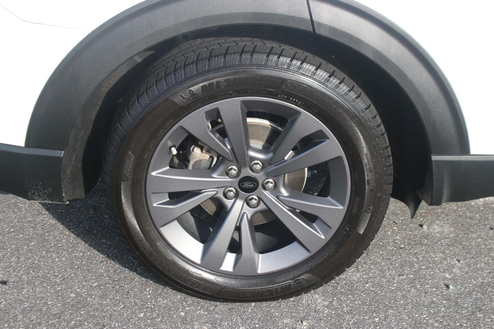 Used 2021 Ford Explorer XLT w/ Equipment Group 202A RWD image 38
