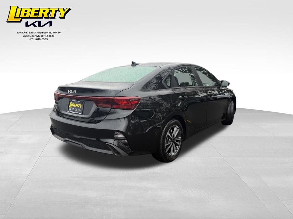 Used 2024 Kia Forte LXS image 7