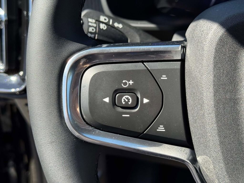 Certified 2026 Volvo XC40 B5 Plus w/ Protection Package Premier image 19
