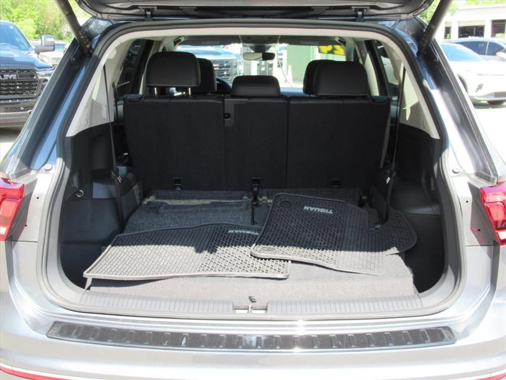 Used 2024 Volkswagen Tiguan SE FWD image 31
