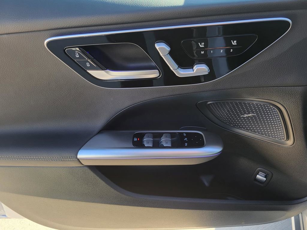 Used 2022 Mercedes-Benz C 300 Sedan image 15