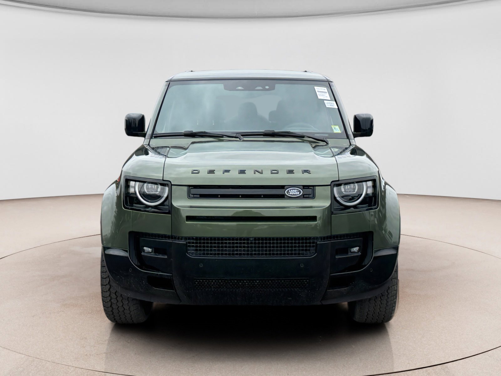 New 2026 Land Rover Defender 130 X-Dynamic SE image 8