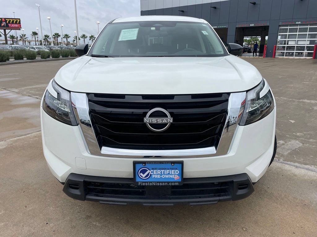 Certified 2024 Nissan Pathfinder S FWD image 2