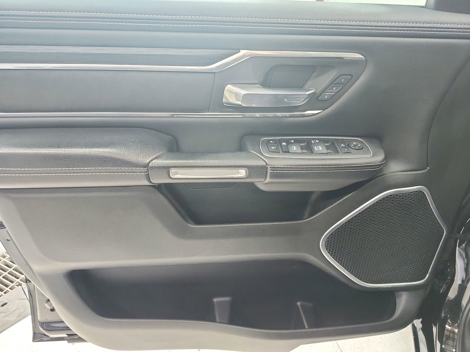 Used 2023 RAM 1500 Laramie AWD/4WD image 35
