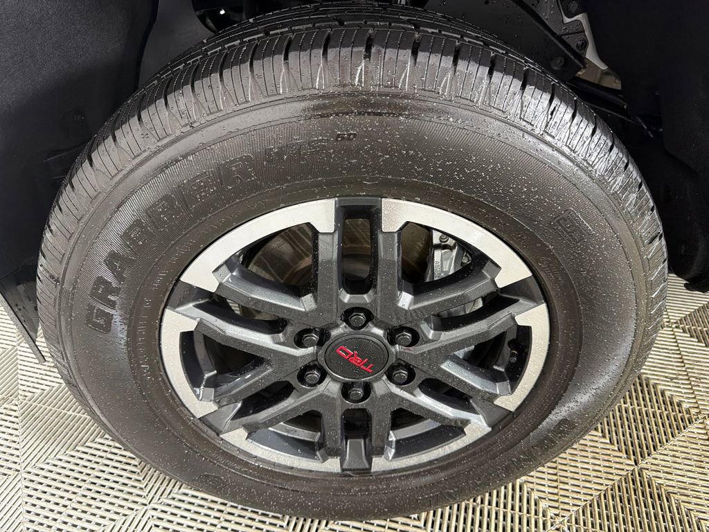 Used 2025 Toyota Tacoma TRD Sport RWD image 11