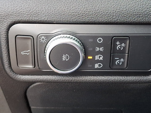 Used 2022 Ford Explorer Limited w/ Equipment Group 301A AWD/4WD image 22