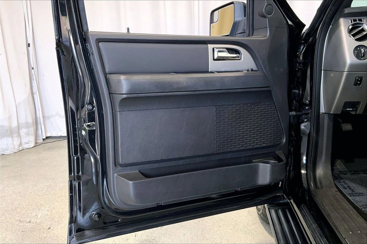 Used 2012 Ford Expedition Limited RWD image 25