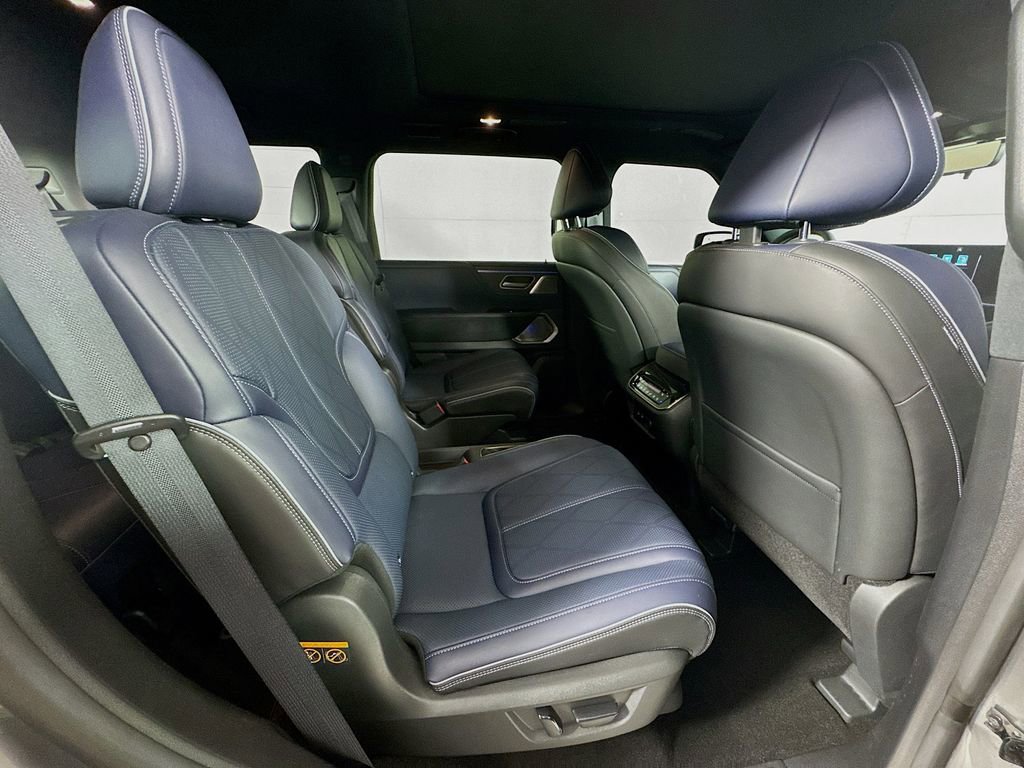 Certified 2026 INFINITI QX80 4WD w/ Sport Exterior Package image 37