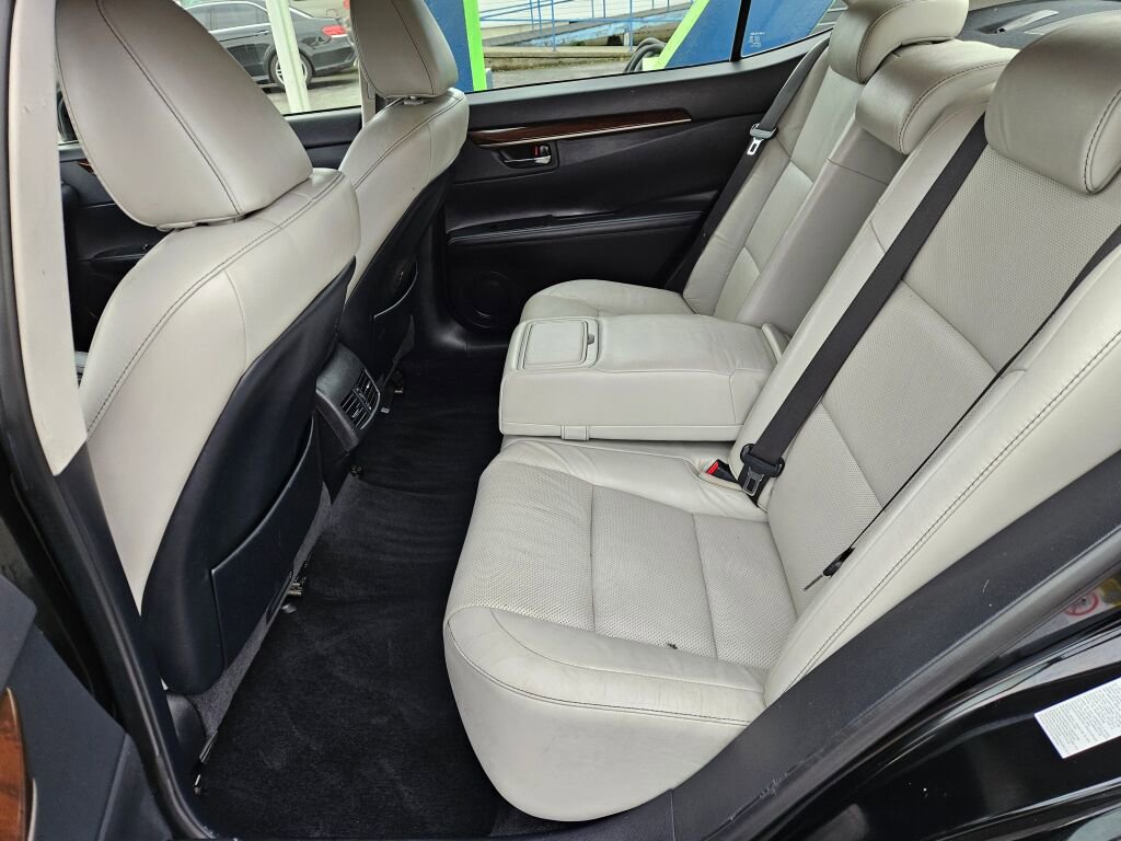 Used 2013 Lexus ES 350 w/ Luxury Pkg image 11