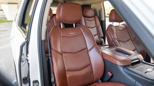 Used 2019 Cadillac Escalade ESV Premium Luxury image 81