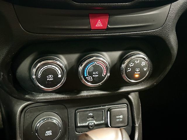 Used 2017 Jeep Renegade Latitude image 16