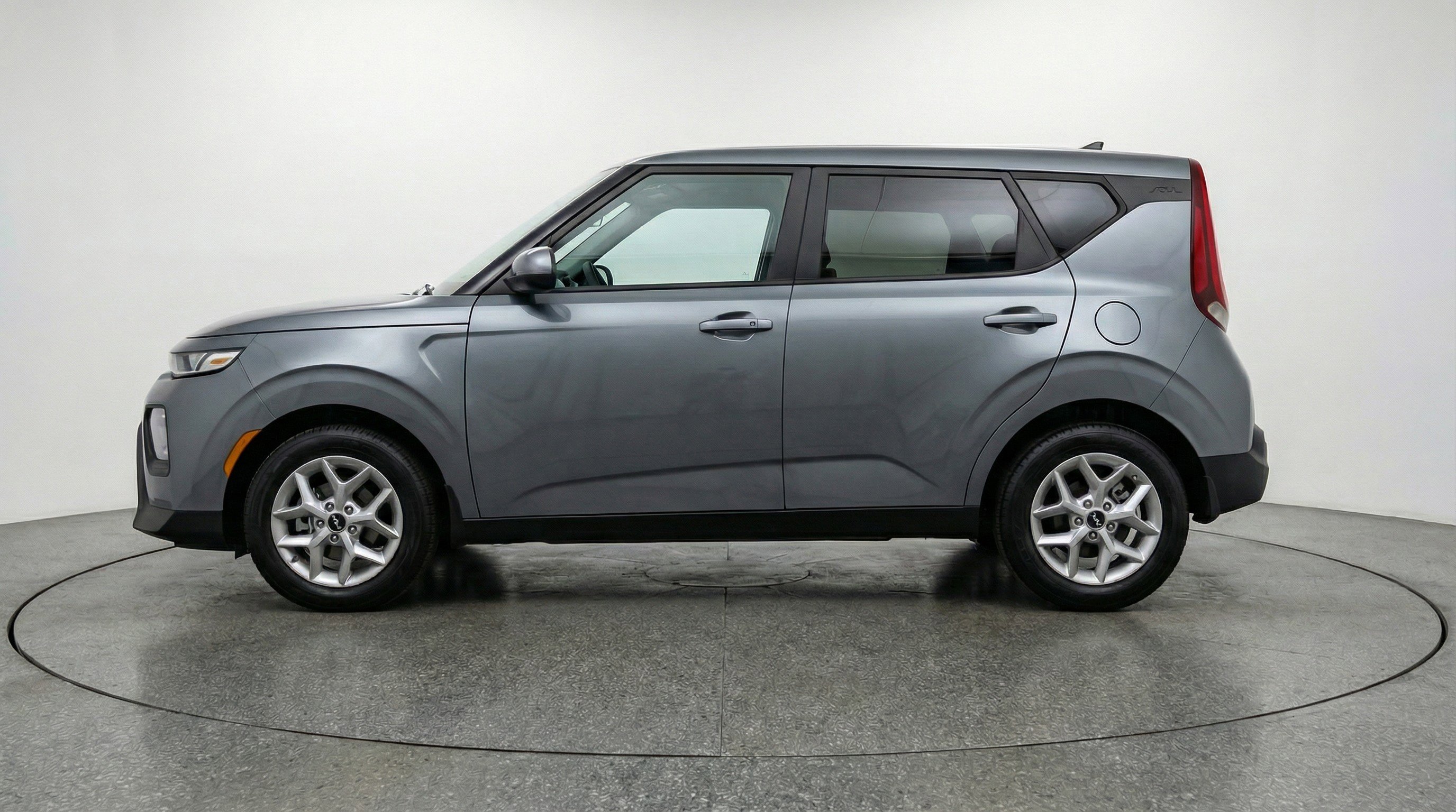 Used 2025 Kia Soul LX w/ LX Technology Package image 5