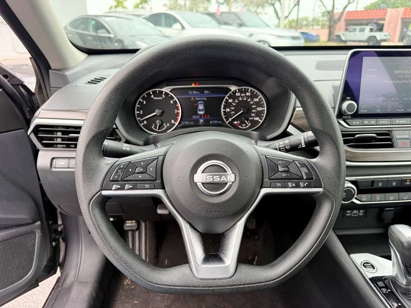 Used 2024 Nissan Altima 2.5 SV FWD image 16
