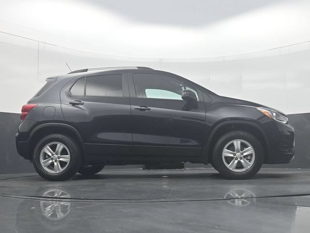 Used 2022 Chevrolet Trax LT w/ LT Convenience Package AWD/4WD image 34