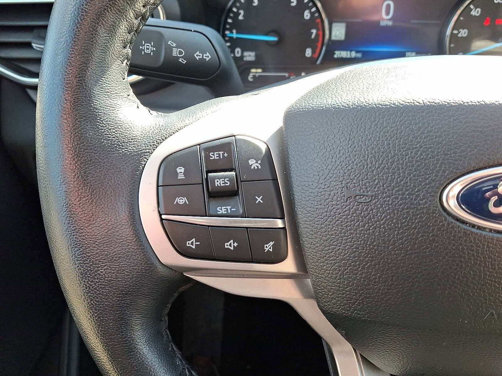 Certified 2022 Ford Explorer XLT w/ Equipment Group 202A image 24